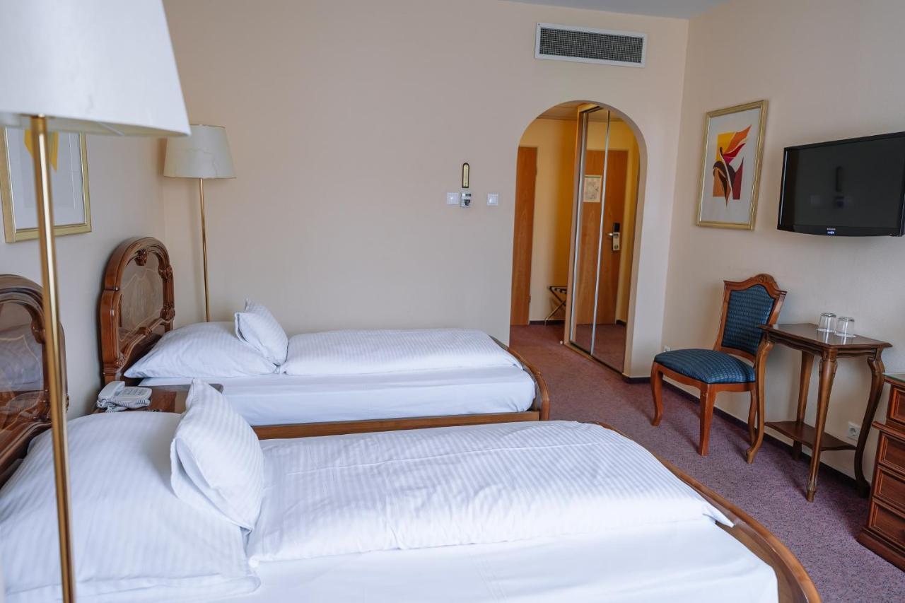 Pannonia Hotel Šoproň Exteriér fotografie