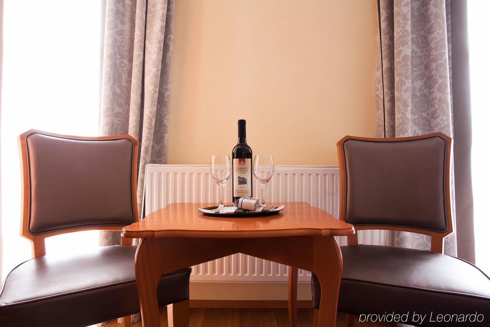 Pannonia Hotel Šoproň Exteriér fotografie
